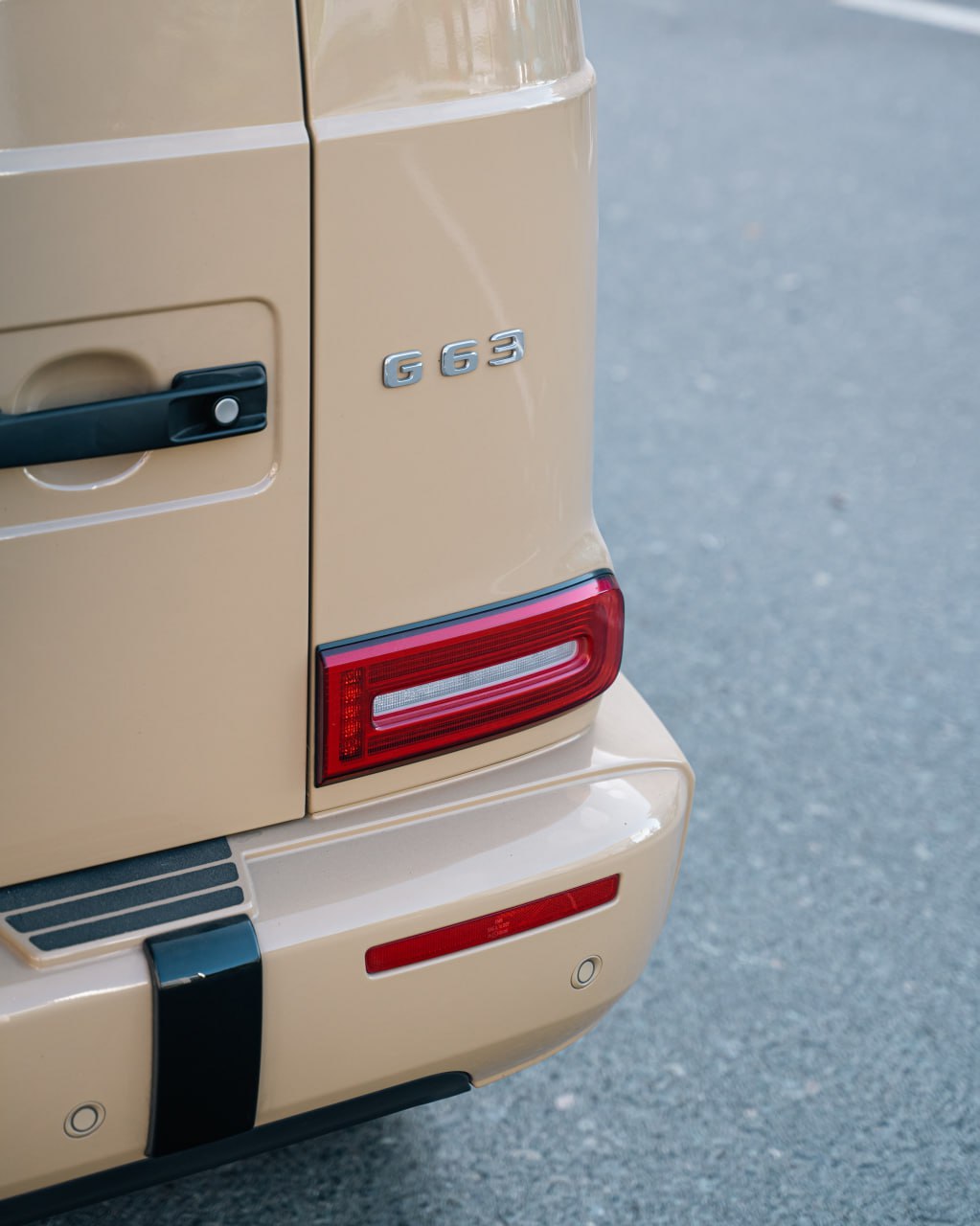 Mercedes-Benz G 63 AMG Desert Sand